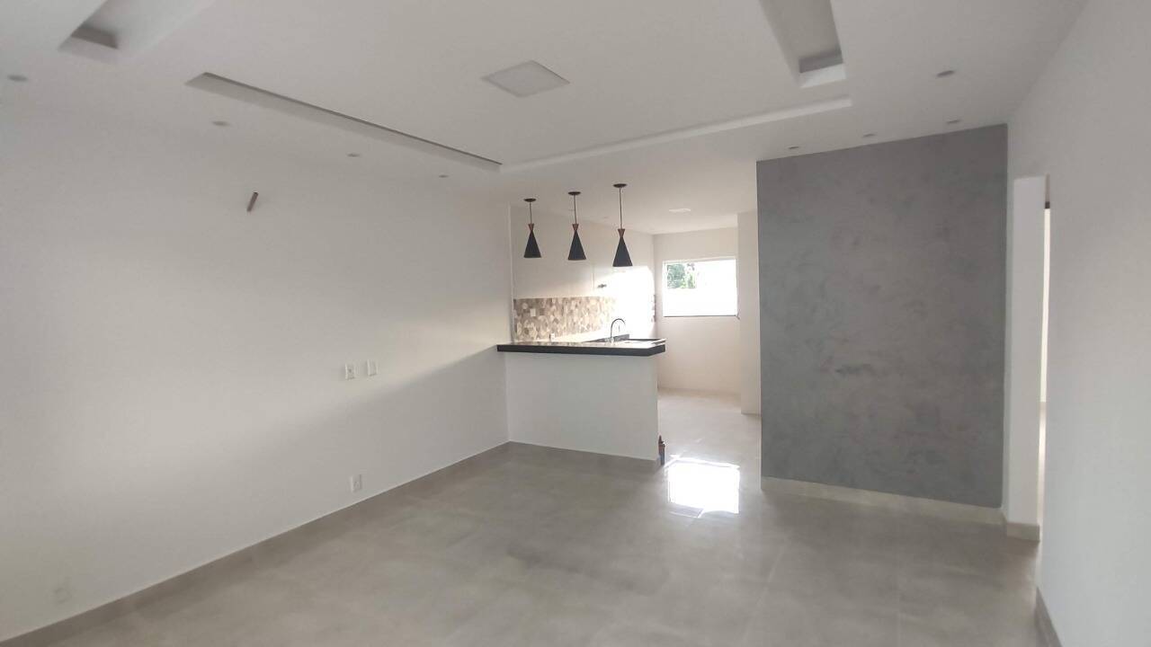 Casa à venda com 3 quartos, 100m² - Foto 3