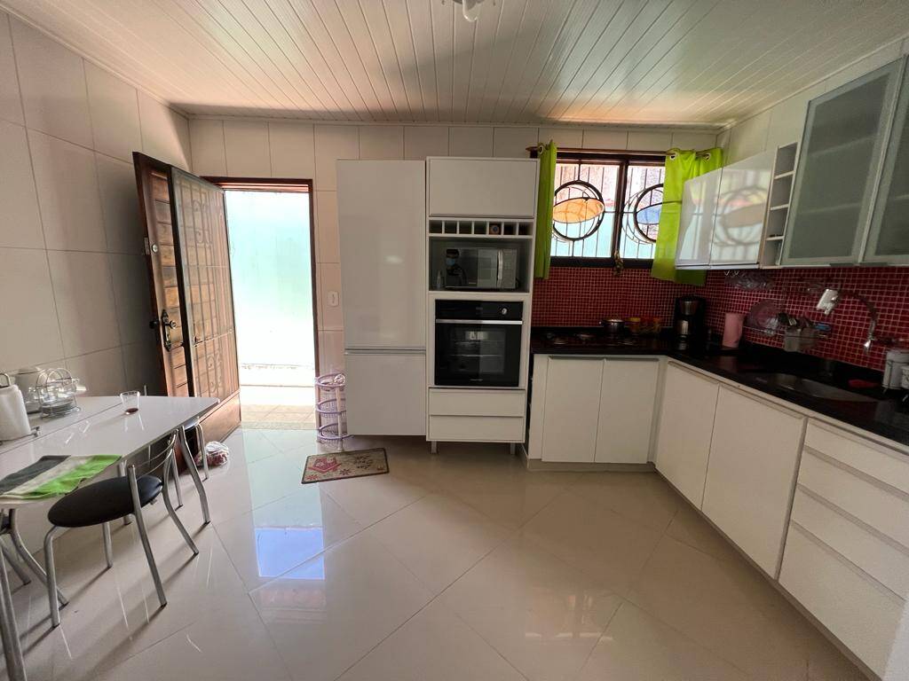 Casa à venda com 2 quartos, 100m² - Foto 4